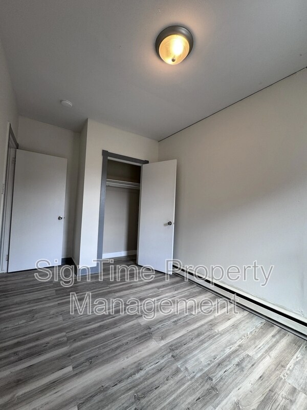 Building Photo - 40 E Washington St