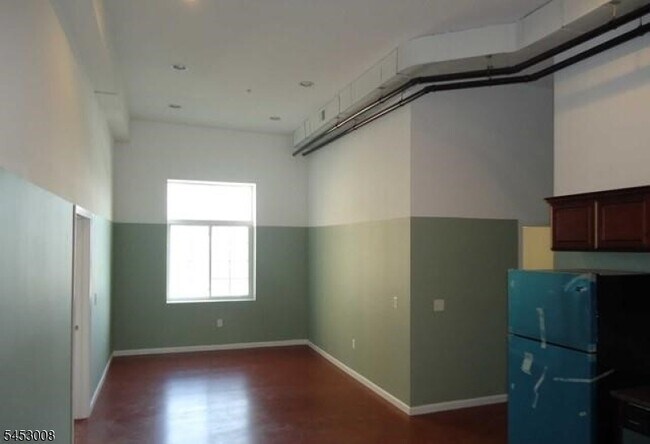 Building Photo - 55 Westervelt Ave
