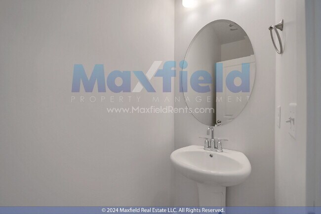Foto del edificio - End Unit - 3BD 2.5 BA 2GA - Modern Living