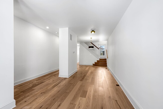 Foto del edificio - 3539 Roland Ave