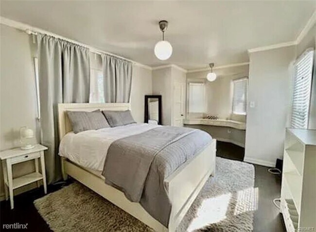 Building Photo - 3 br, 3 bath House - 12454 Kling St
