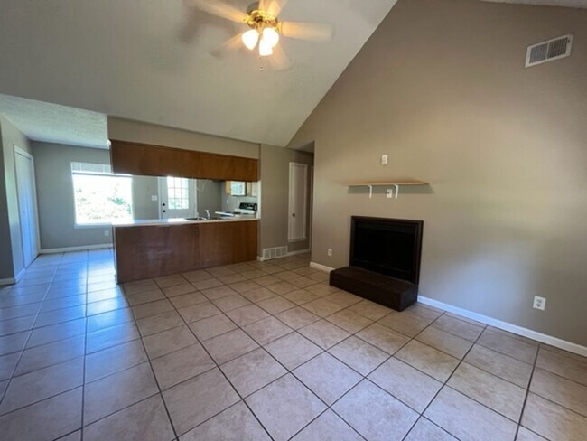 Building Photo - Renovated 3 Bedroom 2 Bath Home for Rent!!