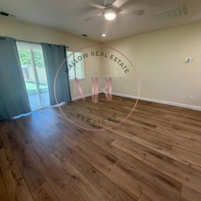 Foto del edificio - 1231 1/2 Eunice Dr