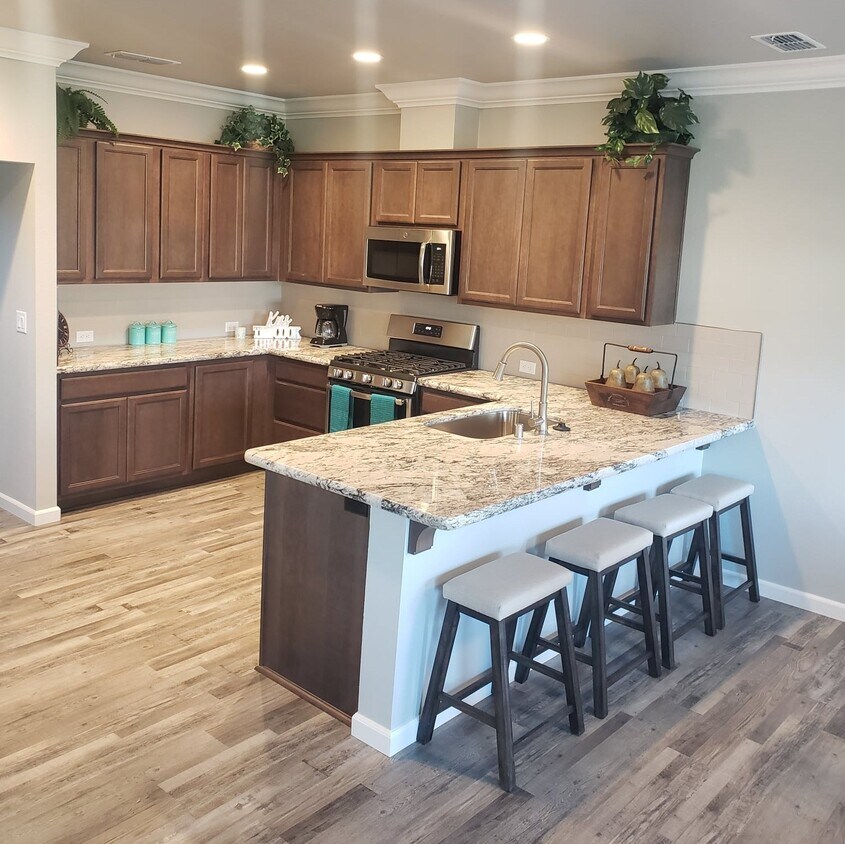 Foto principal - 2402 Calgary Pl
