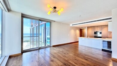 Building Photo - 1555 Kapiolani Blvd