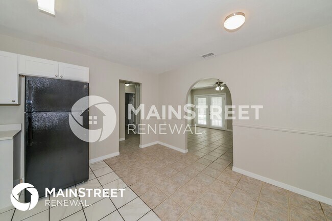 Building Photo - 820 65th Ave Dr W