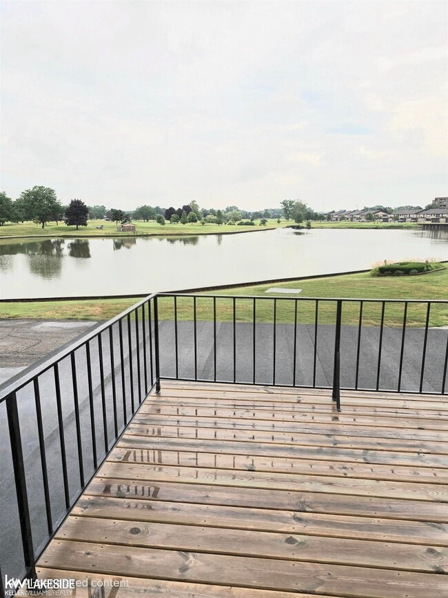 Building Photo - 101 Country Club Dr