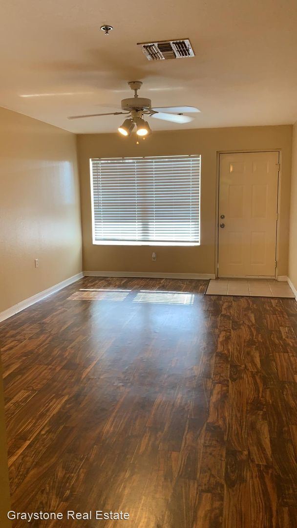 Foto del edificio - 2 br, 2 bath House - 5822 Congress St Apt 206