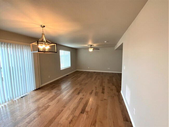 Building Photo - 10888 Pigeon Dr
