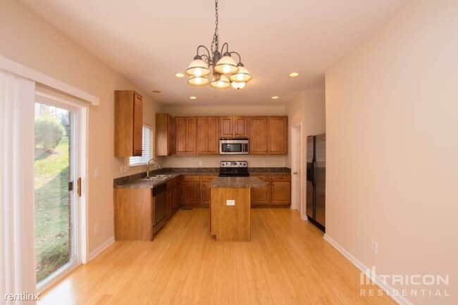 Building Photo - 4620 Van Leer Ct