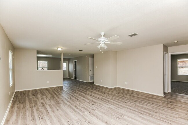 Building Photo - 1808 Kittredge Way