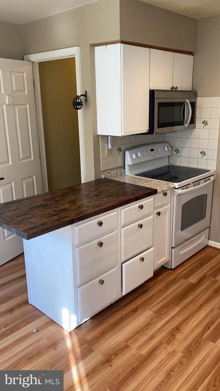 Foto del edificio - 53 Buttonwood Dr