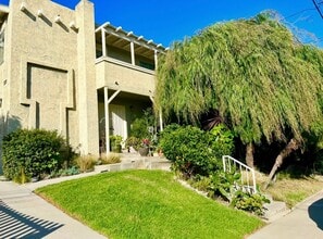 Building Photo - 2113 Clark Ln