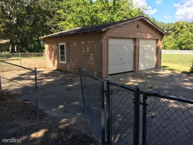 Building Photo - 3 br, 1 bath House - 1171 Big Rock St