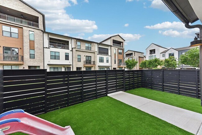 Foto del edificio - 4107 McKinley Fields Dr