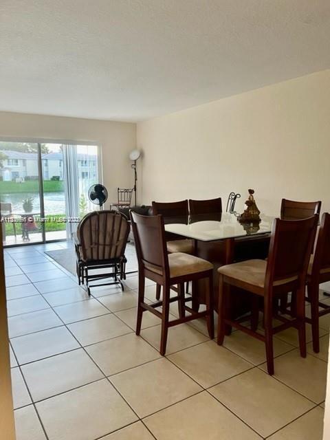 Foto del edificio - 10102 Twin Lakes Dr