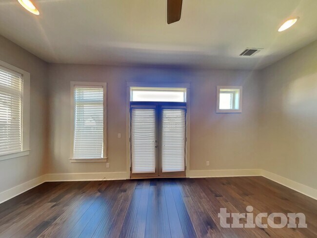 Foto del edificio - 1208 Hillwood Private Cove