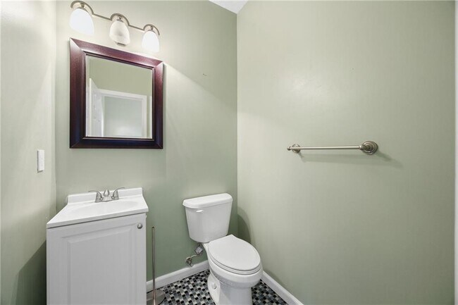 Foto del edificio - 1650 Huntcrest Way SW