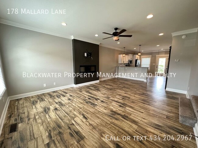 Building Photo - 3 Bedroom Braxton Park Townhome!