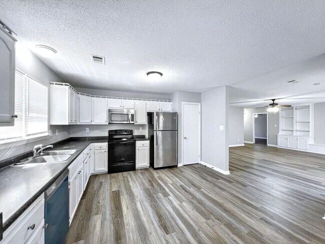 Foto del edificio - 7194 Londonderry Dr