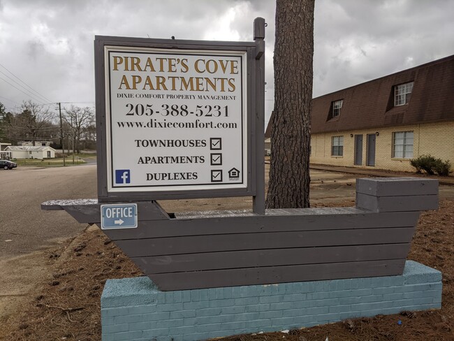 Building Photo - Pirate Cove Apartments D7-D8