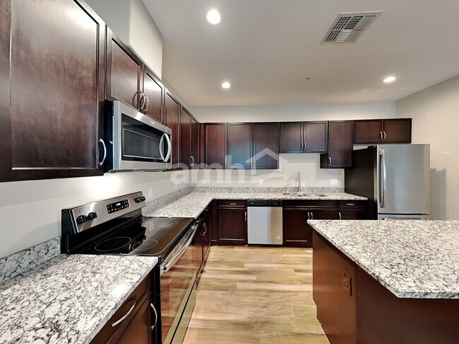 Foto del edificio - 20690 W Stone Hill Rd