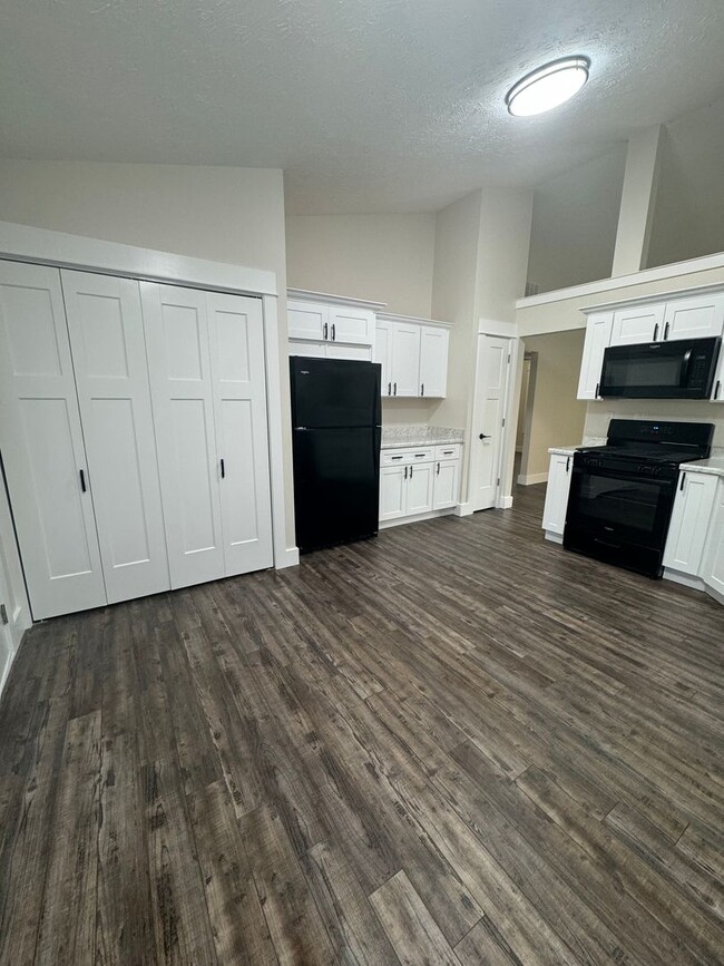 Foto del edificio - 3 Bedroom Remodeled Single Family Home