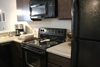 Building Photo - Vivio on Tenth