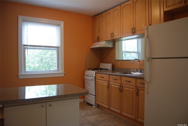 Foto del edificio - 92-60 240th St