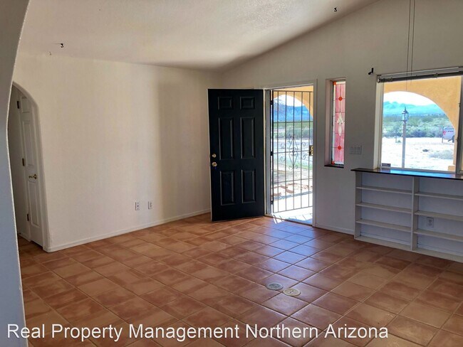 Foto del edificio - 3 br, 1.5 bath House - 978 S. San Pedro Rd.