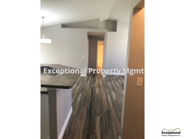 Building Photo - Coming in July! Upgraded 3 Bedroom 2 Bath ...