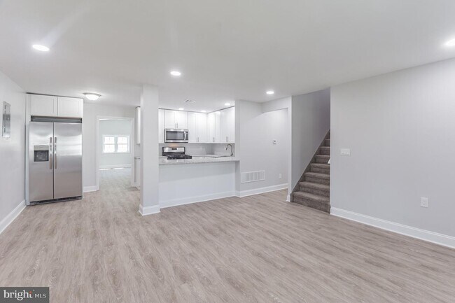 Building Photo - 448 Remsen Ave