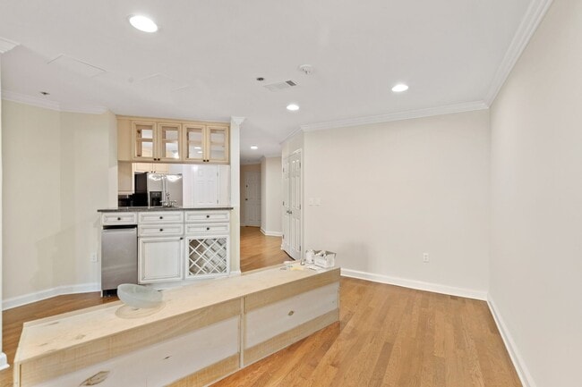 Foto del edificio - Rare Find! 2 Bedroom 2 Bath Condo at Magnolia Plaza