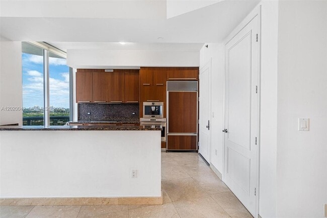 Foto del edificio - 16001 Collins Ave