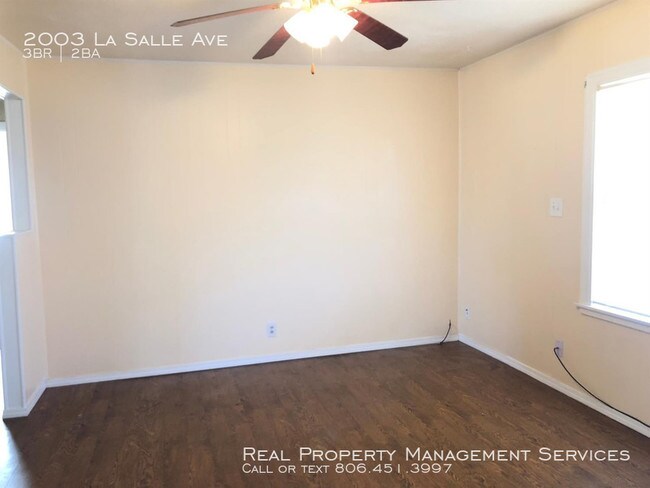 Building Photo - 2003 La Salle Ave