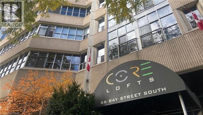 Building Photo - 66 Bay St S