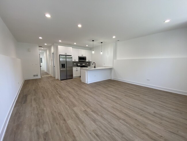 Foto del edificio - 4047 S Prairie Ave
