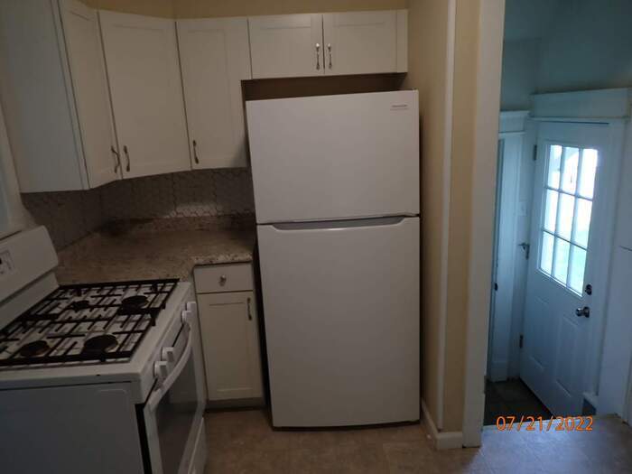 Building Photo - NOW AVAILABLE! 30 Chapman St, Hartford, CT...