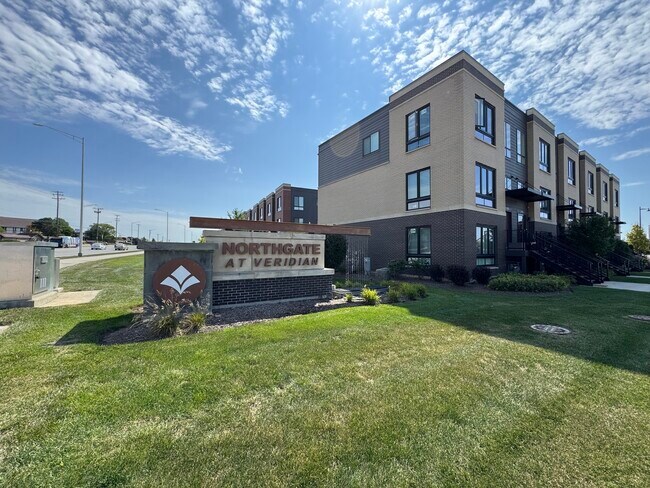 Foto del edificio - 2349 Parkside Dr