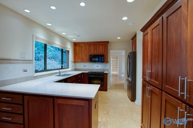 Foto del edificio - 1710 Montdale Rd SE