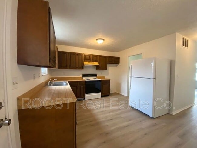 Foto del edificio - 6972-6996 Joesph Steet