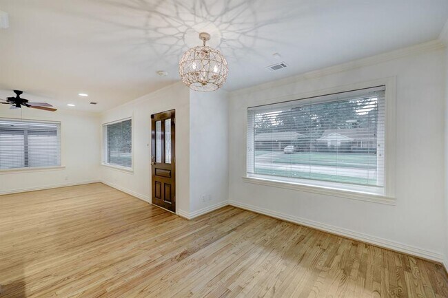 Foto del edificio - 1822 Watercrest Dr