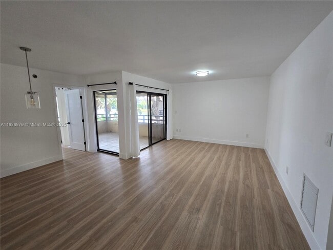 Building Photo - 20145 NE 3rd Ct