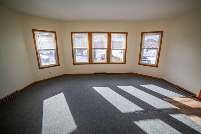 Building Photo - 2336 122nd St