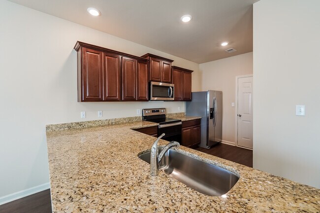 Foto del edificio - 484 Clover Cir