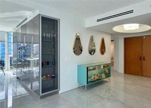 Building Photo - 17555 Collins Ave