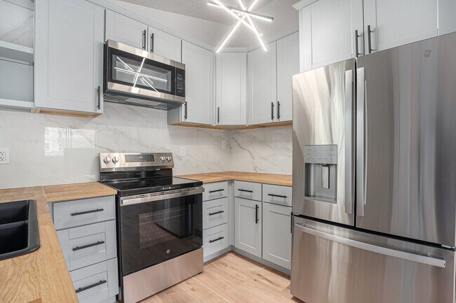 Foto del edificio - Upper-Level Duplex | $1,850/mo | All Utili...