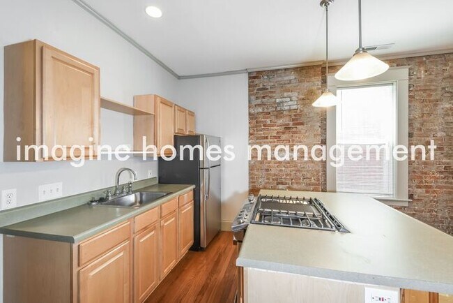 Building Photo - Pet-Friendly One Bedroom in Historic Shaw ...