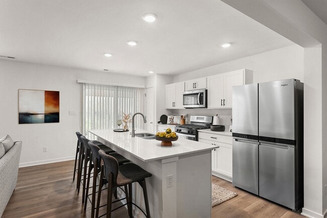 Building Photo - Brixin Townhomes at Cressmoor Estates