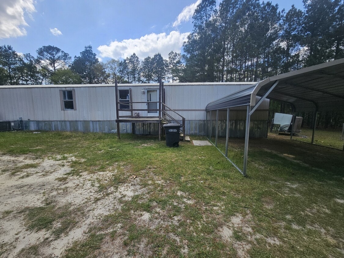 Foto principal - 130 Shackett Rd